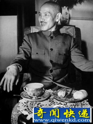 揭秘蒋介石迁入台湾主因：受李宗仁再三要挟？