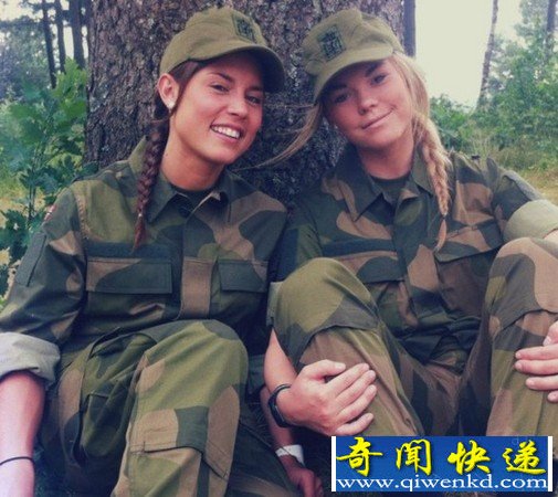 这个国家的女性必须服兵役 同吃同喝同睡