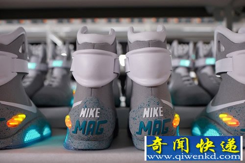 صδ NIKE MAG 1500˫