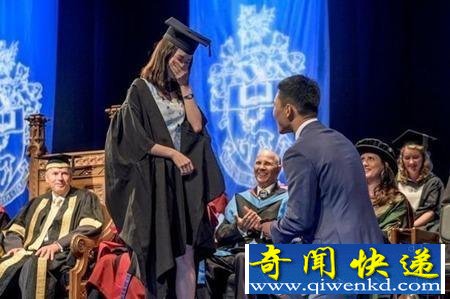 大叔疯狂示爱女孩 女孩表示我很心累