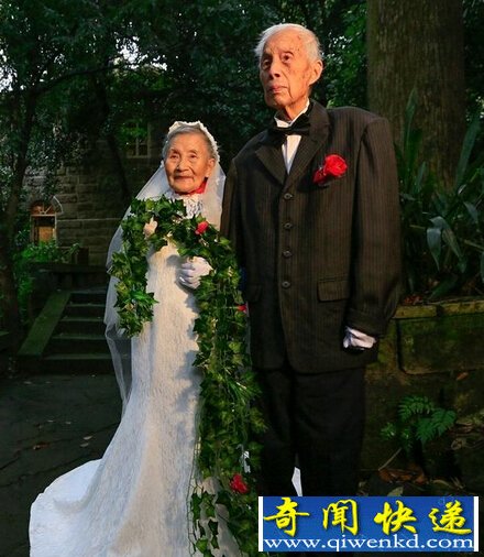跨越时空的爱恋  老兵夫妇70年后同一地点拍婚纱