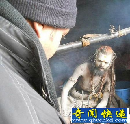 探秘印度苦行僧 吃尸体充饥和恋尸癖