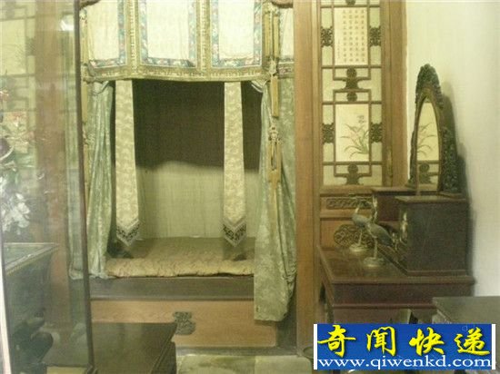 北京故宫闹鬼事件 白天行人晚上渡鬼极度可怕!