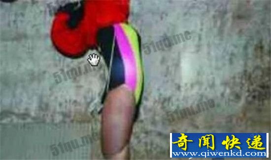 重庆红衣男孩惊悚揭秘 异装癖性窒息致死亡