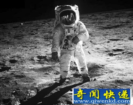 登上月球的阿姆斯特朗