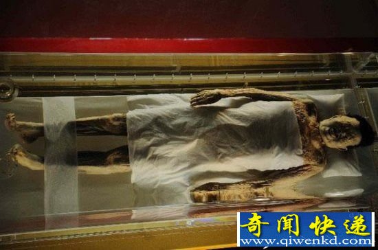 千年女尸辛追死亡真相:被香瓜子卡死