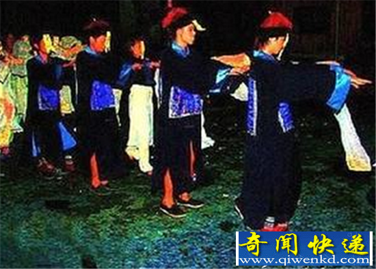 湘西赶尸遭遇鬼事 美女尸体竟怀胎八月