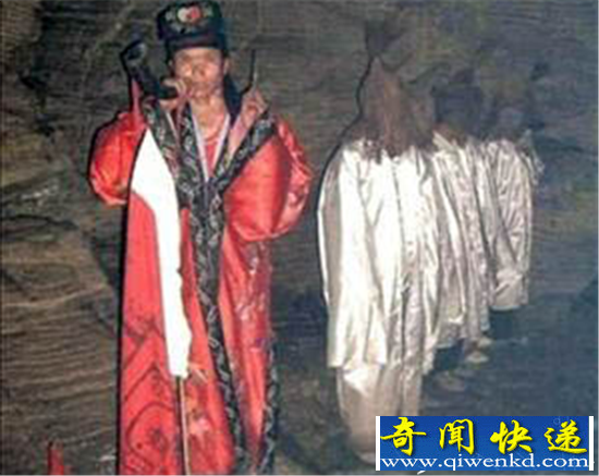 湘西赶尸遭遇鬼事 美女尸体竟怀胎八月