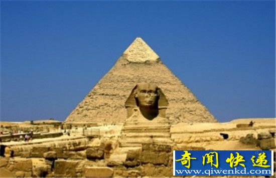 金字塔的古老诅咒 爬上顶端的人必会摔死