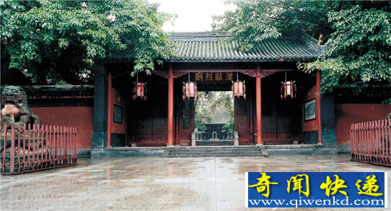 千年古墓现八卦图 诸葛亮后人被困遇僵尸