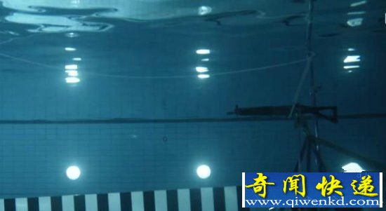 男子在水中枪毙自己 结果震惊了!