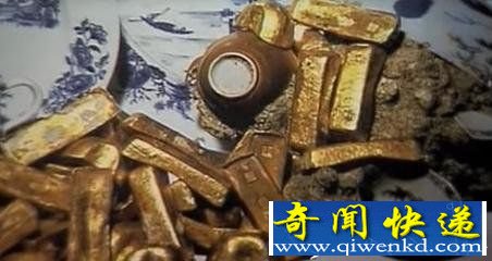 中国男子寻宝找到一箱子 打开之后吓傻了