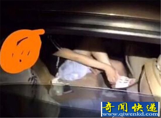 小伙网上直播抓车震 4对男女尺度大