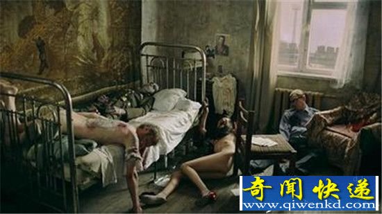 遗体入冰棺10小时后“流血” 家属要求再抢救下