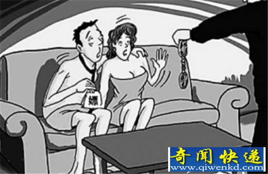 婆婆儿媳同屋卖淫 彼此介绍客源还双飞