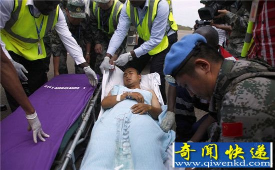 英雄回家 中国受伤维和士兵撤离南苏丹