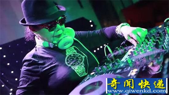 82岁奶奶蹦迪 白天包饺晚上做dj打碟子嗨翻网友