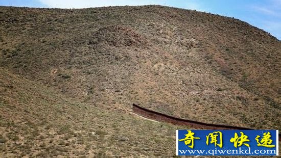 特朗普重启美墨边境造墙计划 墨西哥总统喊话不买单