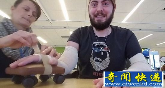美残疾退伍士兵重获双臂 手指可自如活动