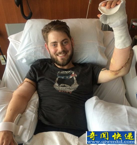 美残疾退伍士兵重获双臂 手指可自如活动