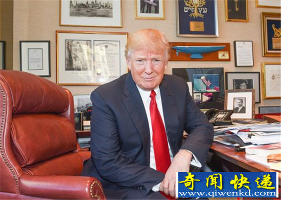 特朗普办公室曝光 15个物件中竟有一本中国小说
