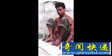 双手双脚同时写字