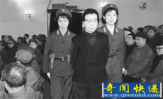 她居然这么美 江青年轻时私照曝光