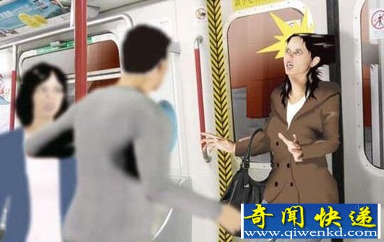 头发被车门夹6站:女子脑袋紧贴车门连夹6站