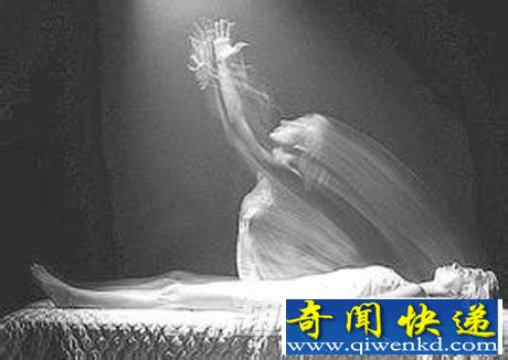 泰国巫术:女子带着前世护身符转世!