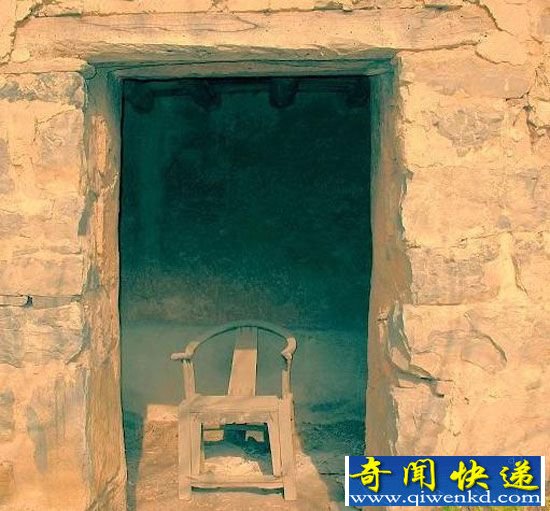 揭秘中国第一鬼村灵异事件:半夜裸女水井边洗澡