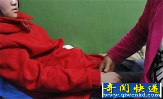 女孩被同学围殴2小时 扇嘴巴踢下体划伤手臂只是因为这个?