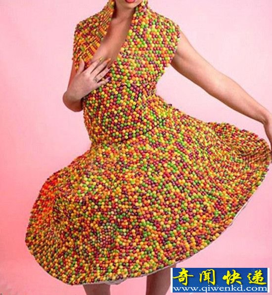 一夜暴富 英国穷妈妈凭借的仅是一条裙子