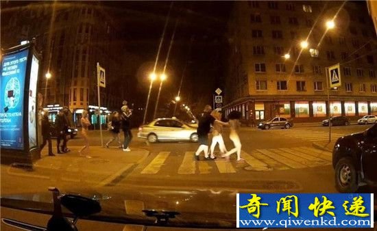 男子冒充警察去扫黄 逼妓女裸体游街