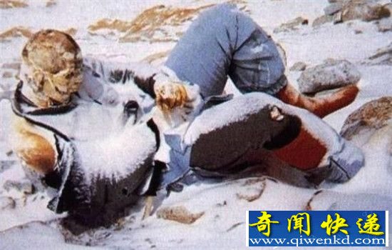 他们惨死山上 尸体却成为了一个个地标