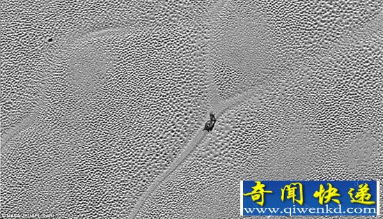 NASA探测器拍到冥王星表面出现“神秘蜗牛”