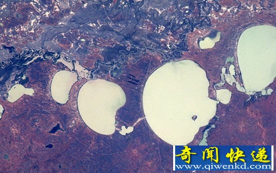 组图:外太空宇航员捕捉惊人地球影像