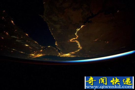 宇航员在宇宙中拍摄地球:尼罗河夜景惊艳