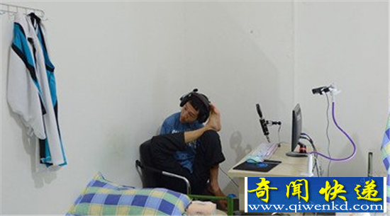 无臂大学生脚打游戏成主播