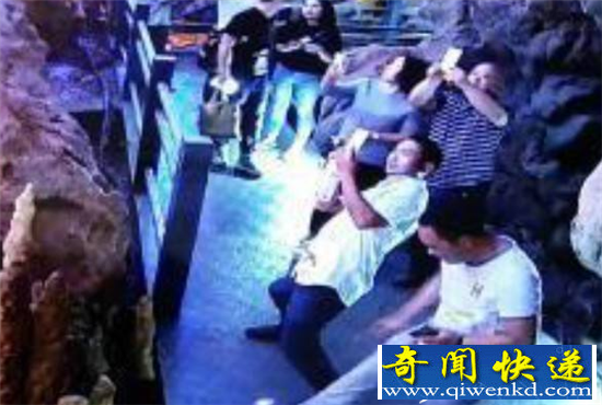 男子踢断万年钟乳石被拘留