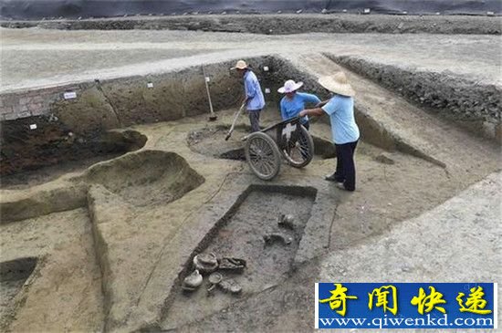 成都闹市挖出千年古寺 神秘古寺惊现菩萨头像科学家解开谜题!