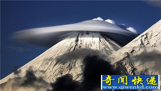 自然奇景:山巅惊现UFO云 简直美翻啦