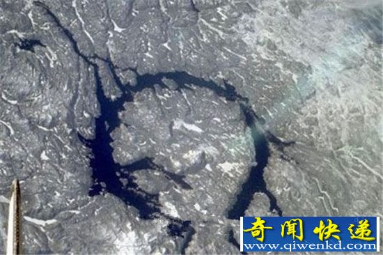 宇宙礼物盒!陨石坑变身超级矿藏