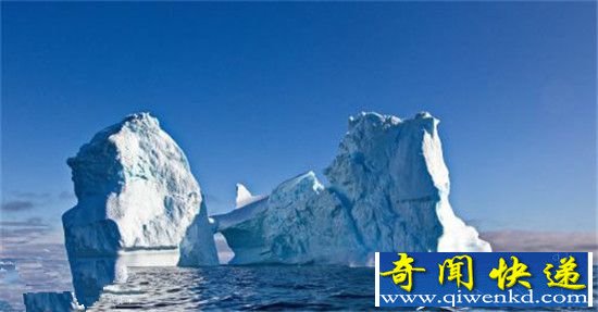 摄影师镜头下自然景观:巨大冰山海上解体如美国大片
