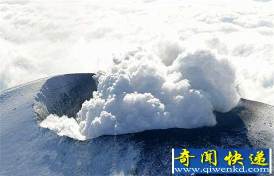 火山喷发时10个震撼景观 壮观惊人!