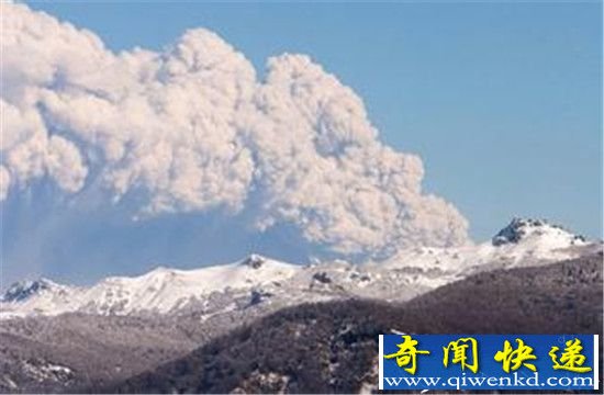 智利火山第三次喷发 火山灰直冲4000米高空