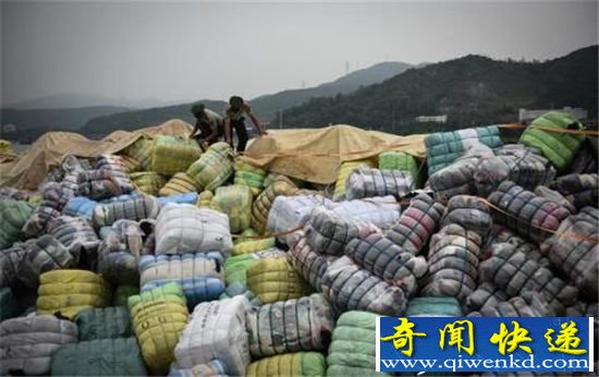 厦门查获走私旧衣 有带血内衣和太平间衣物!