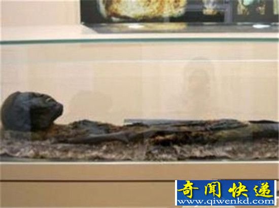 千年木乃伊在西伯利亚面世 带着铜制面具!