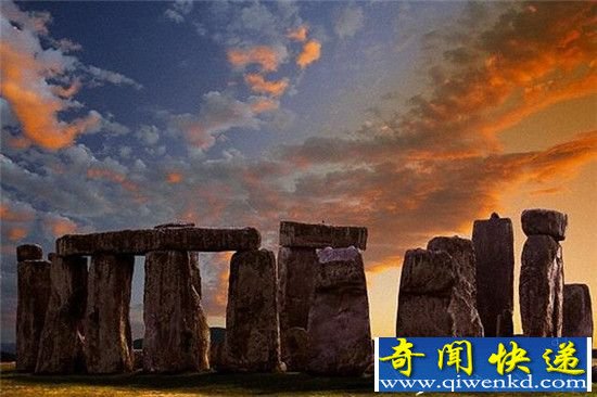 英巨石阵下方发现神秘石碑 或揭开建造之谜