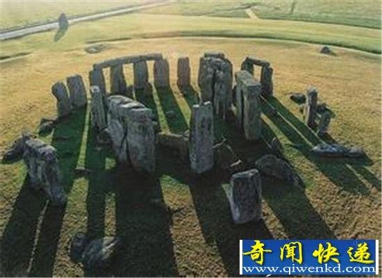 英巨石阵下方发现神秘石碑 或揭开建造之谜