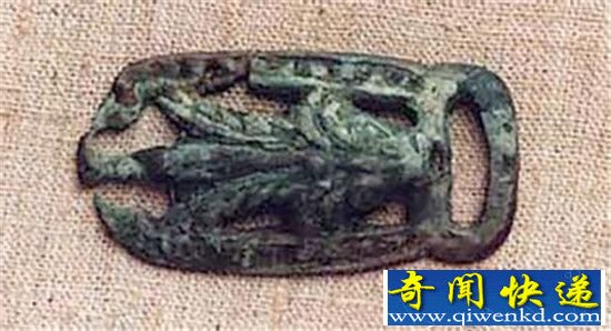 西伯利亚惊现戴着铜质面具的 千年木乃伊